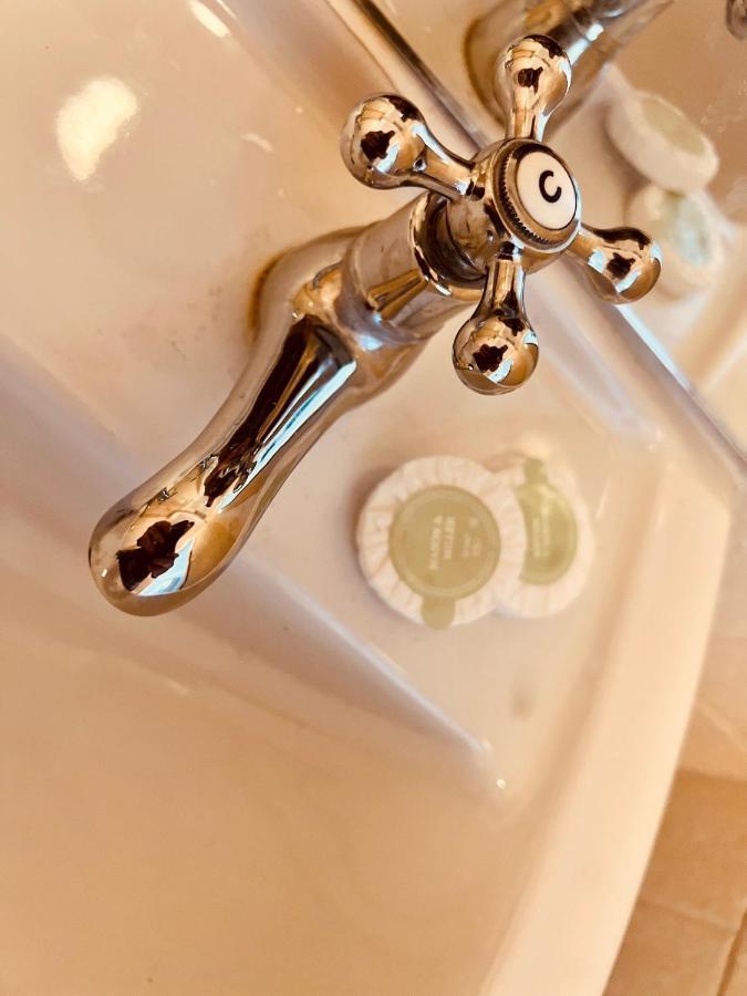 Sneyd Arms Hotel Tunstall Chatterley Kültér fotó